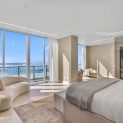 Downtown Miami Penthouse with Waterfront Access