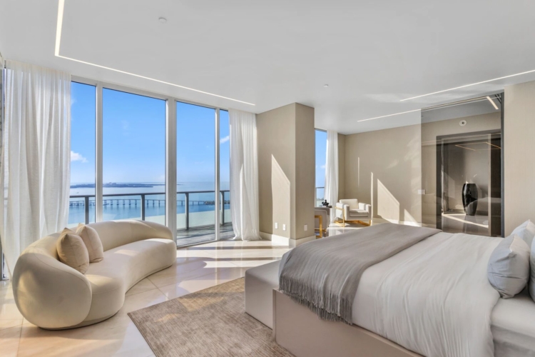 Downtown Miami Penthouse with Waterfront Access