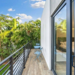 Modern 6-BR Villa w/ Heated Pool Near Grove Marina