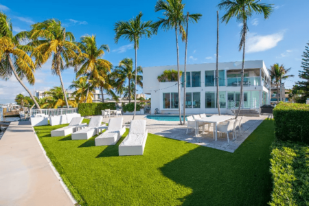 Waterfront Villa w/ Pool & Bay Access