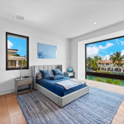 5-Bedroom Oceanfront Villa w/ Infinity Pool & Bay Views