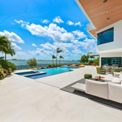 5-Bedroom Oceanfront Villa w/ Infinity Pool & Bay Views