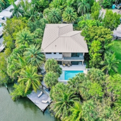 5-Bedroom Oceanfront Villa w/ Heated Pool & Bay Views